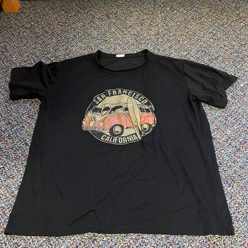 San Francisco short sleeve graphic tee. Size XL.